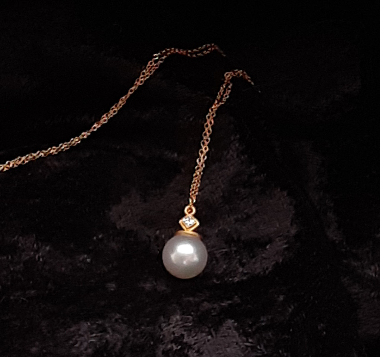 South Sea Pearl 22K Diamond Pendant