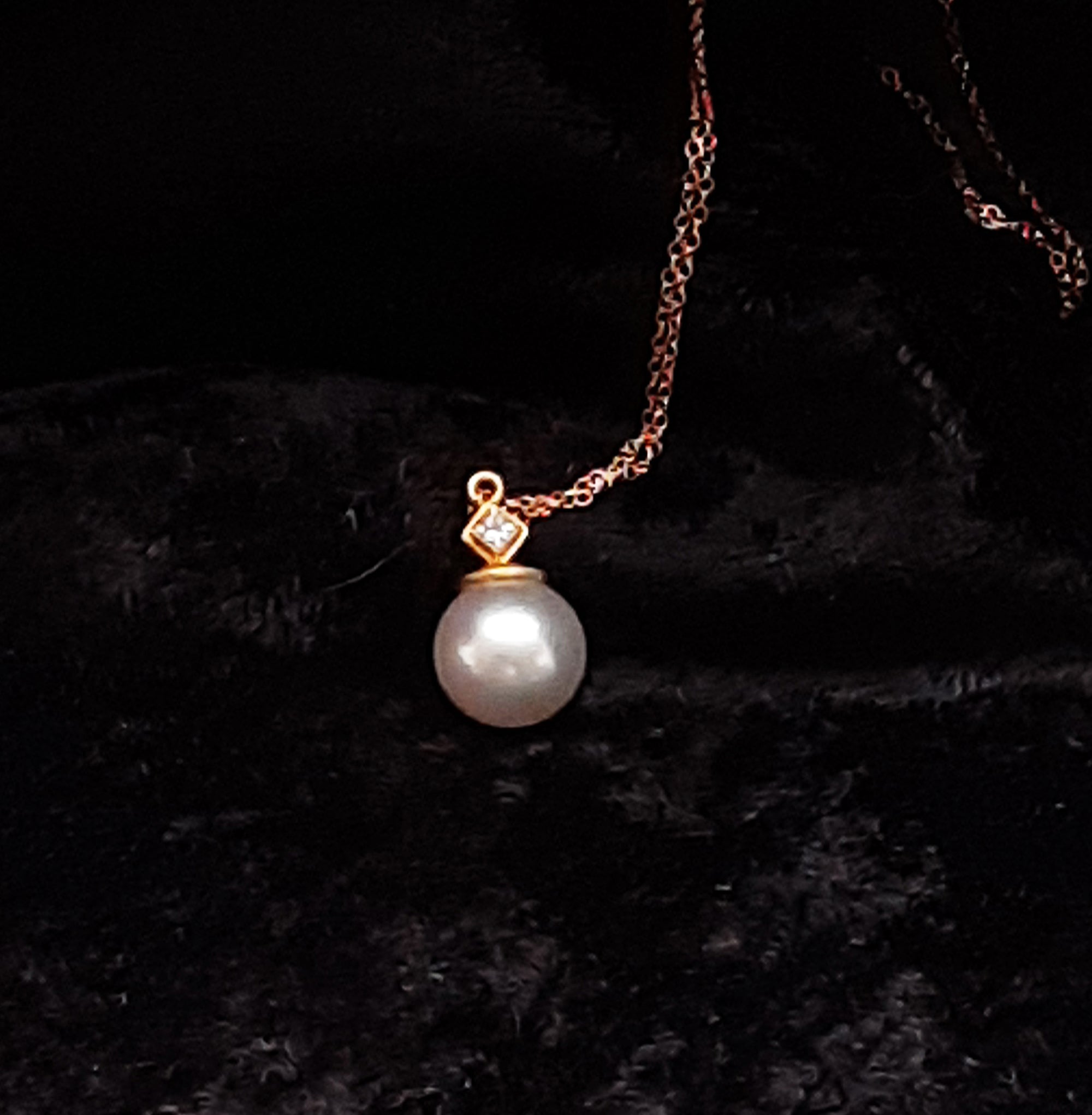 South Sea Pearl 22K Diamond Pendant