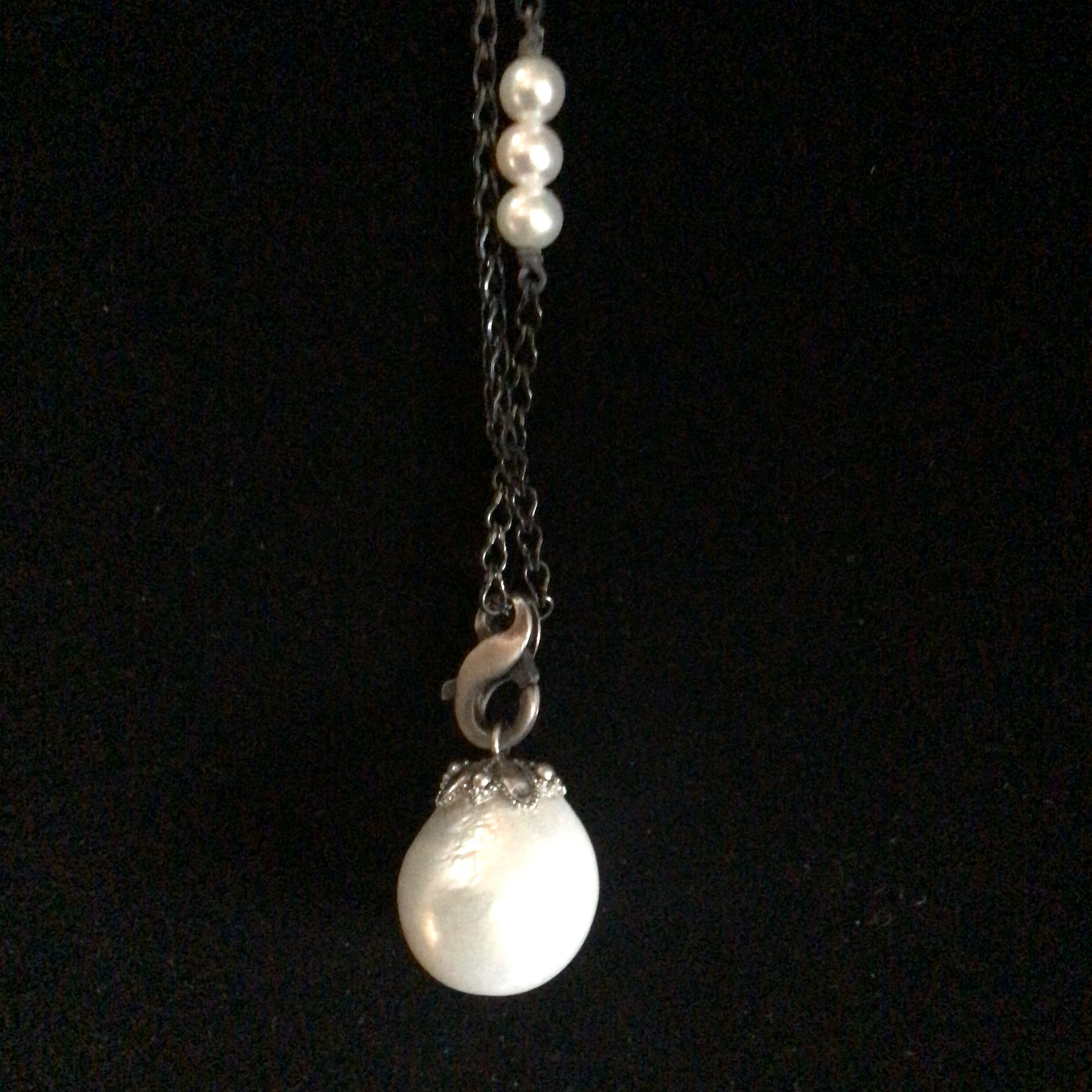 Pendant: Large White Edison Pearl with White Gold