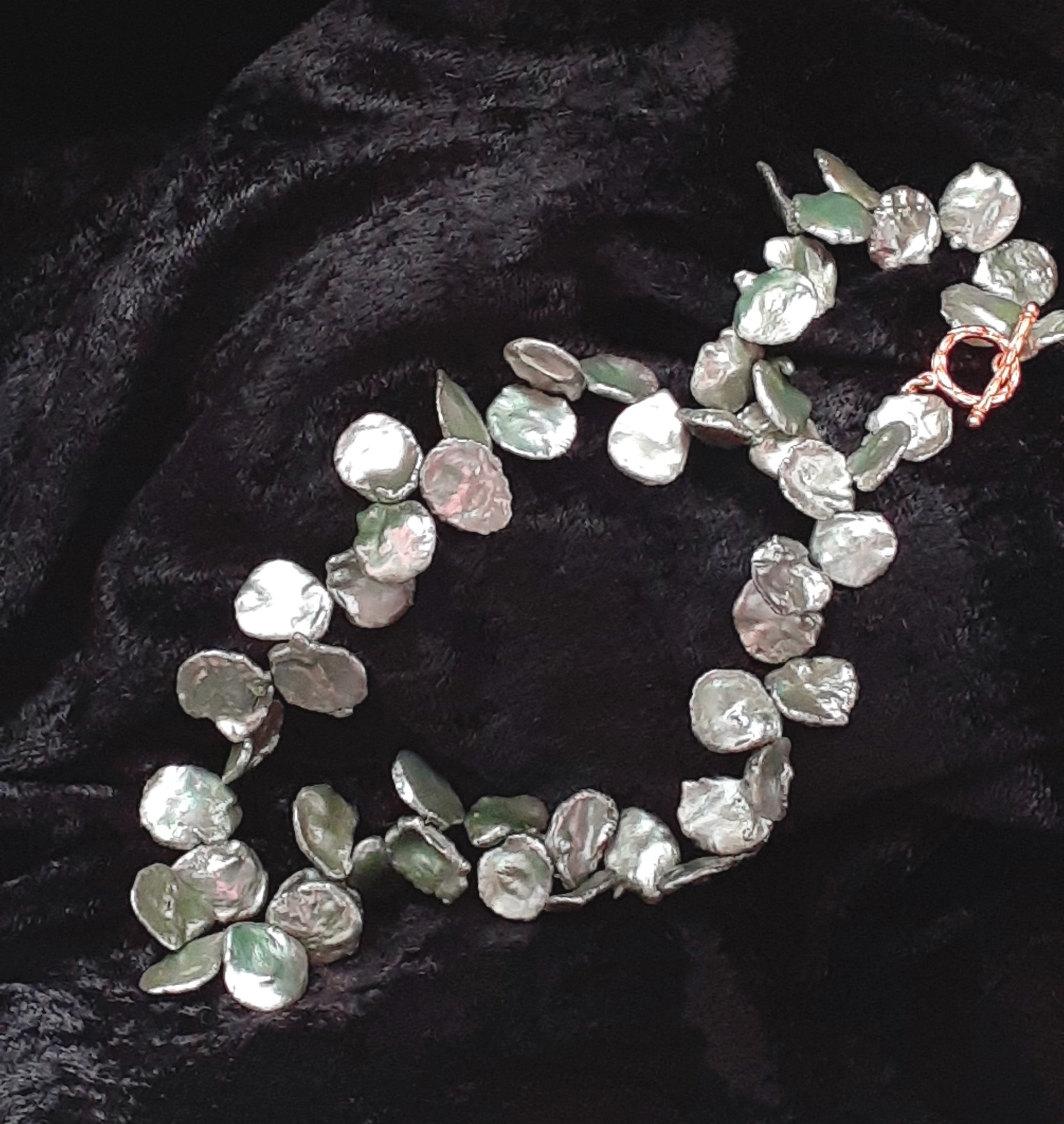 PETAL PEARL NECKLACE