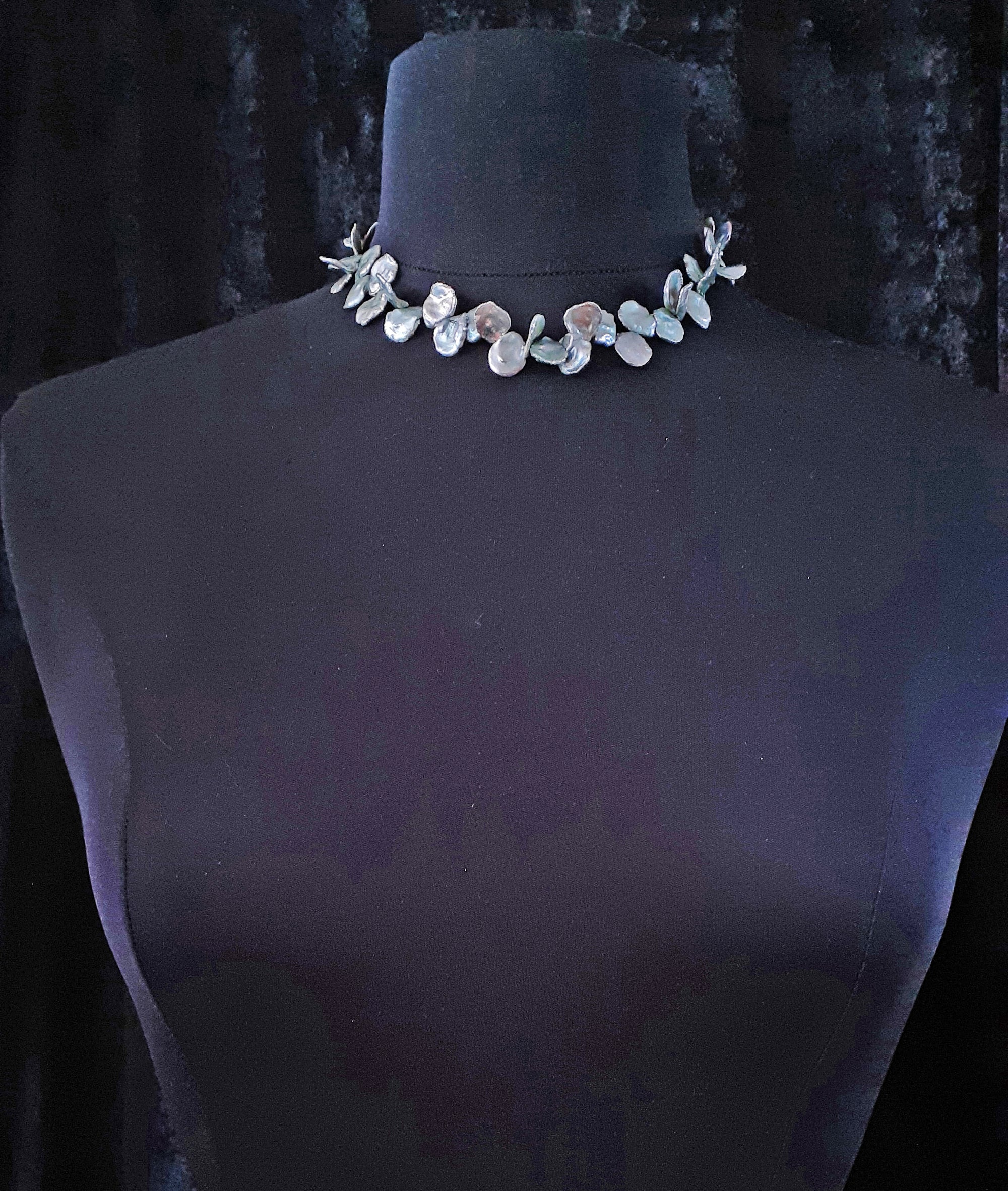 PETAL PEARL NECKLACE