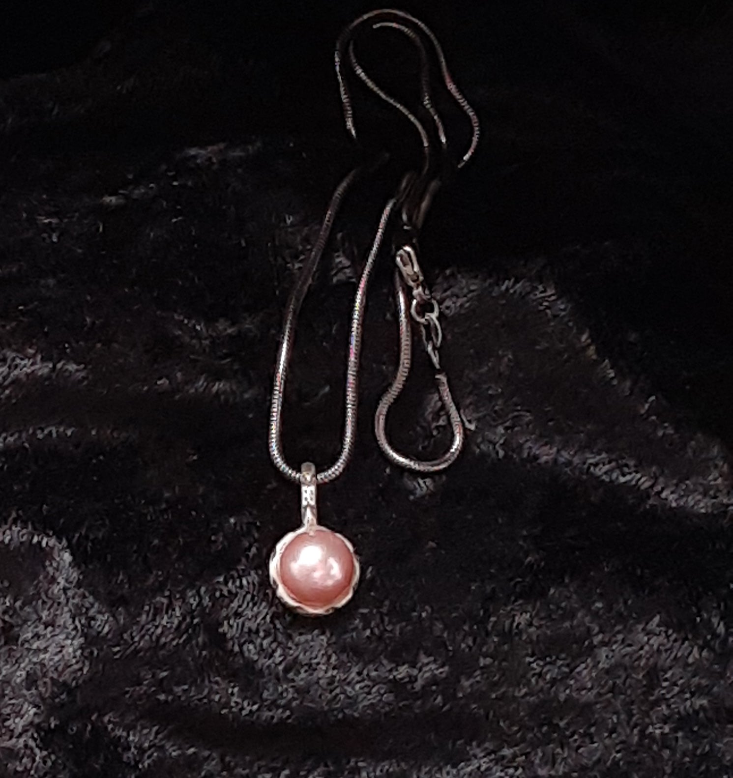 NATURAL COLOR PINK PEARL + SILVER PENDANT