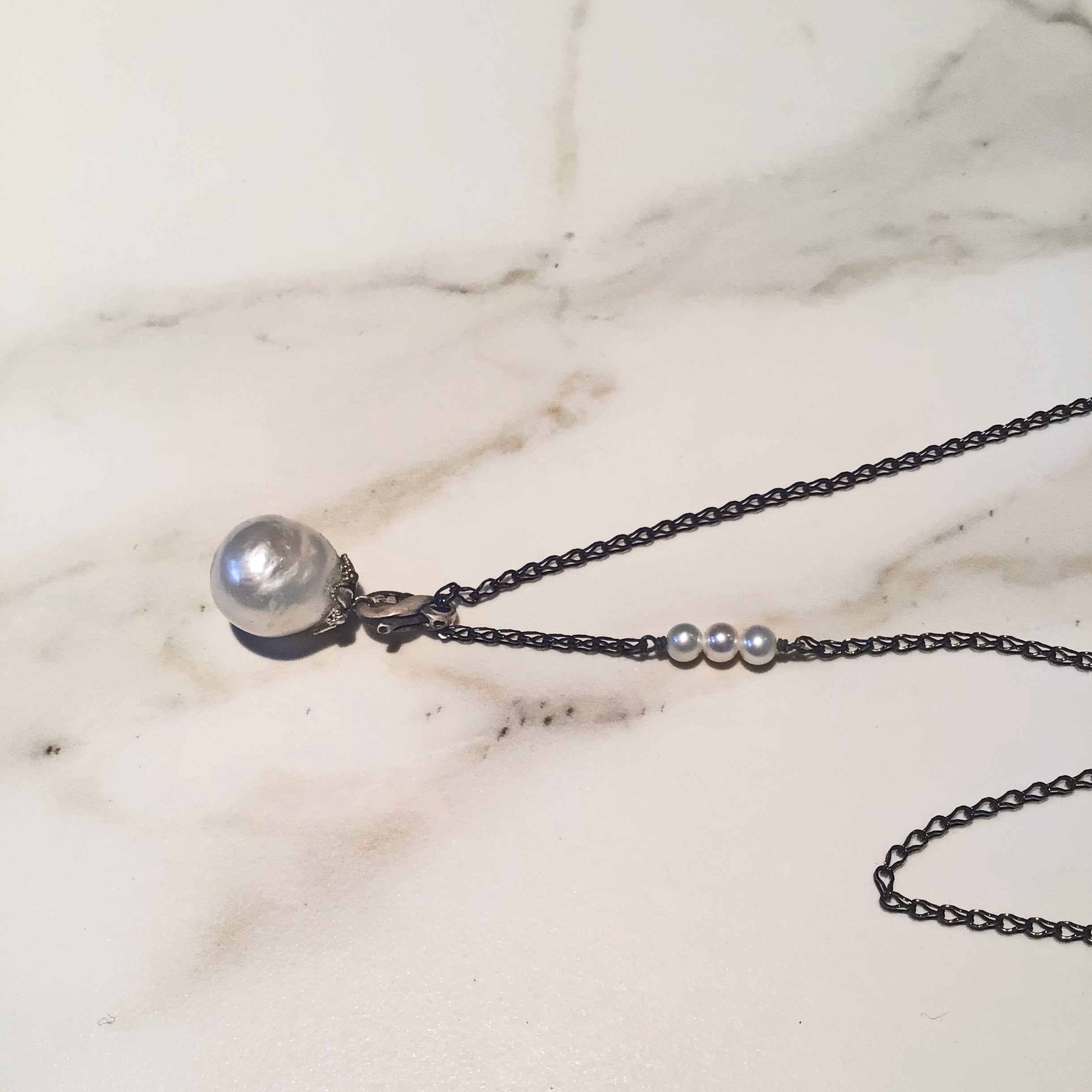 Pendant: Large White Edison Pearl with White Gold